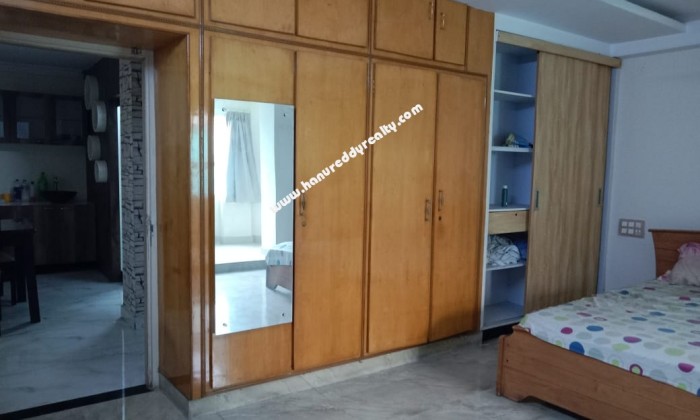 4 BHK Flat for Sale in Balaji Nagar